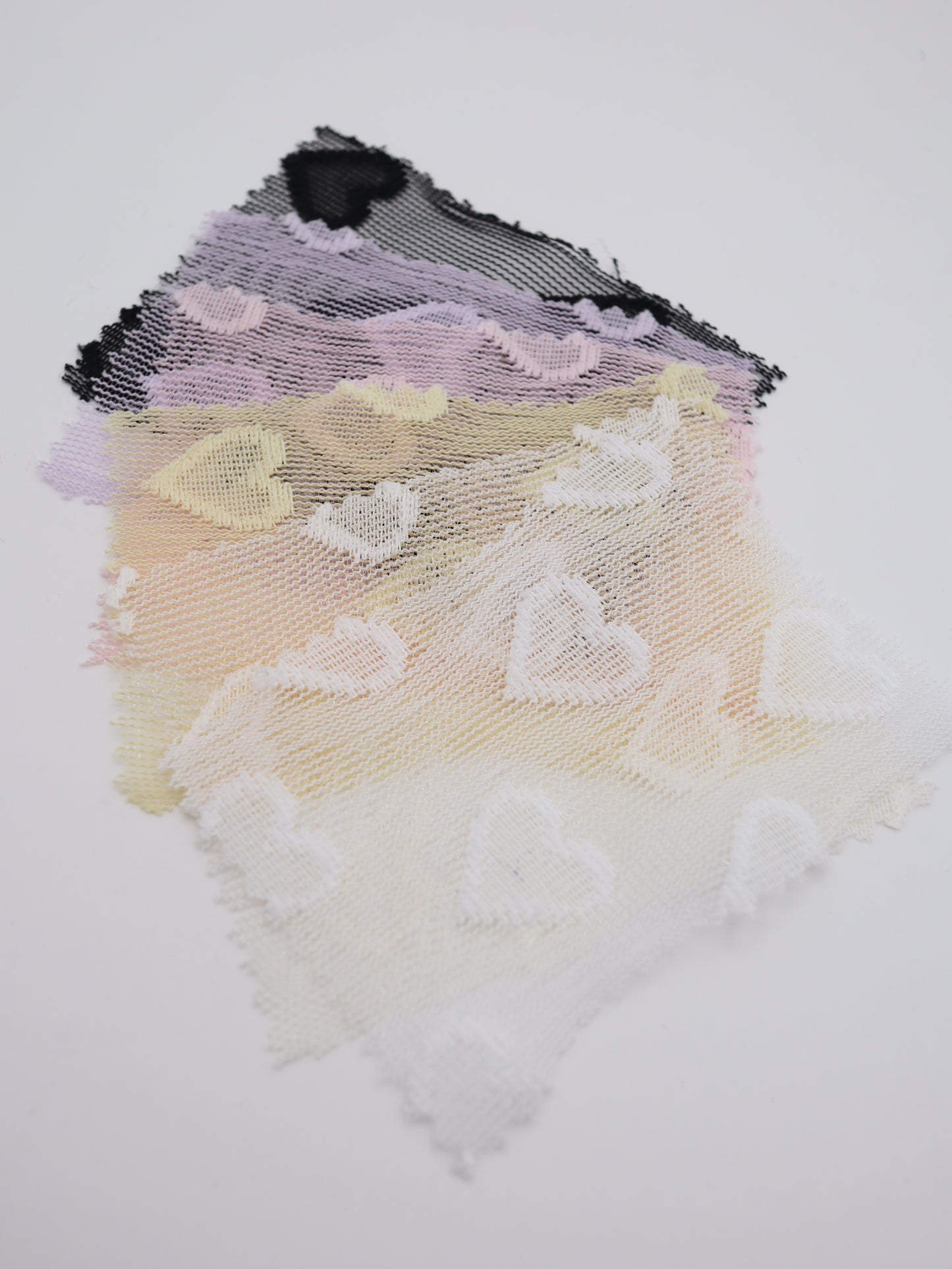ハートジャガード・チュール生地｜139cm広幅・高耐久意匠｜ヘアアクセサリー・服飾雑貨・ドッグウェア向け｜26SS-056【生地仕入れ代行卸】