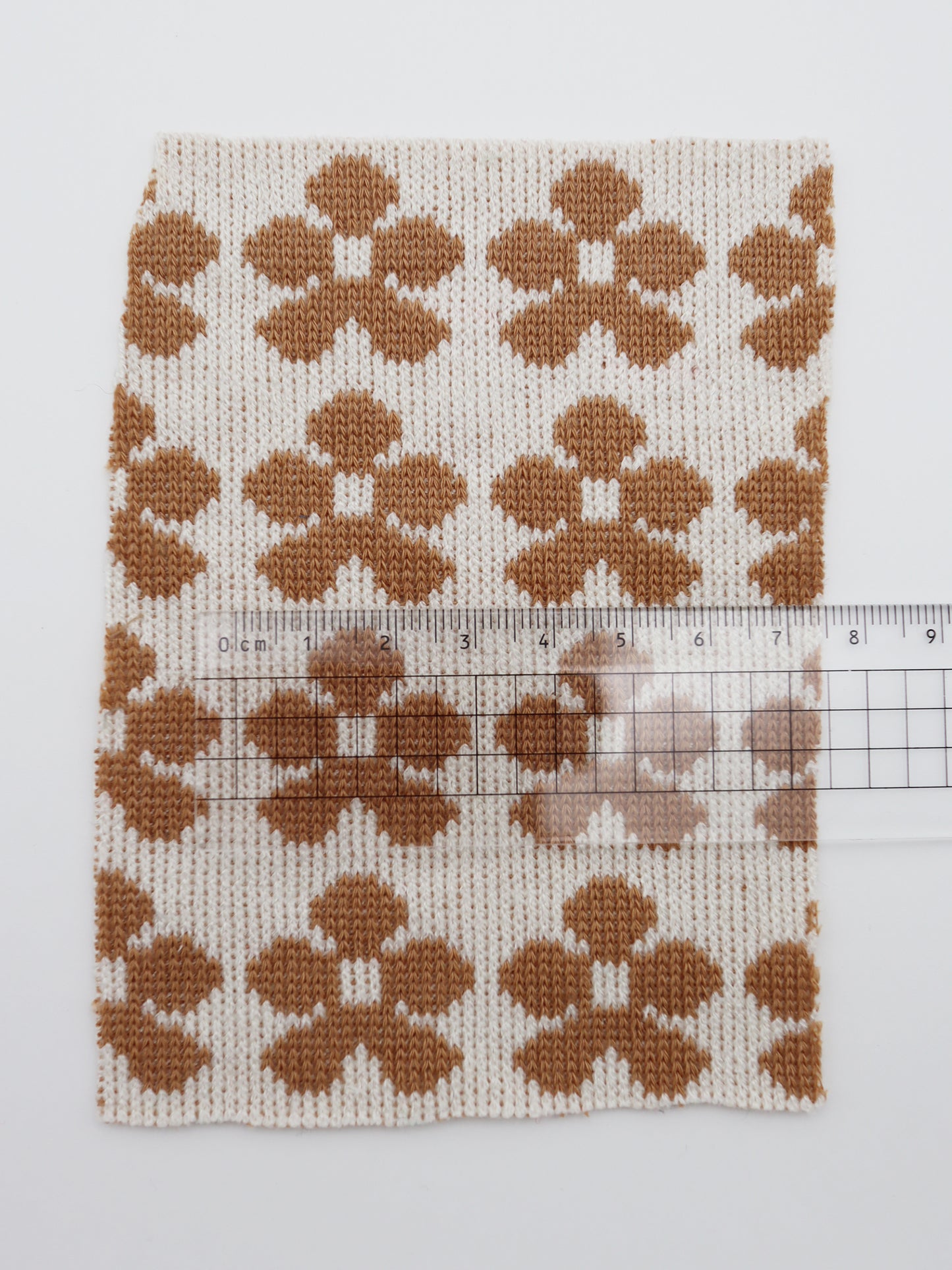 【25SS-133】レトロフラワージャガードダブルフェイスニット　/0.5ｙあたり = ～ 1035円