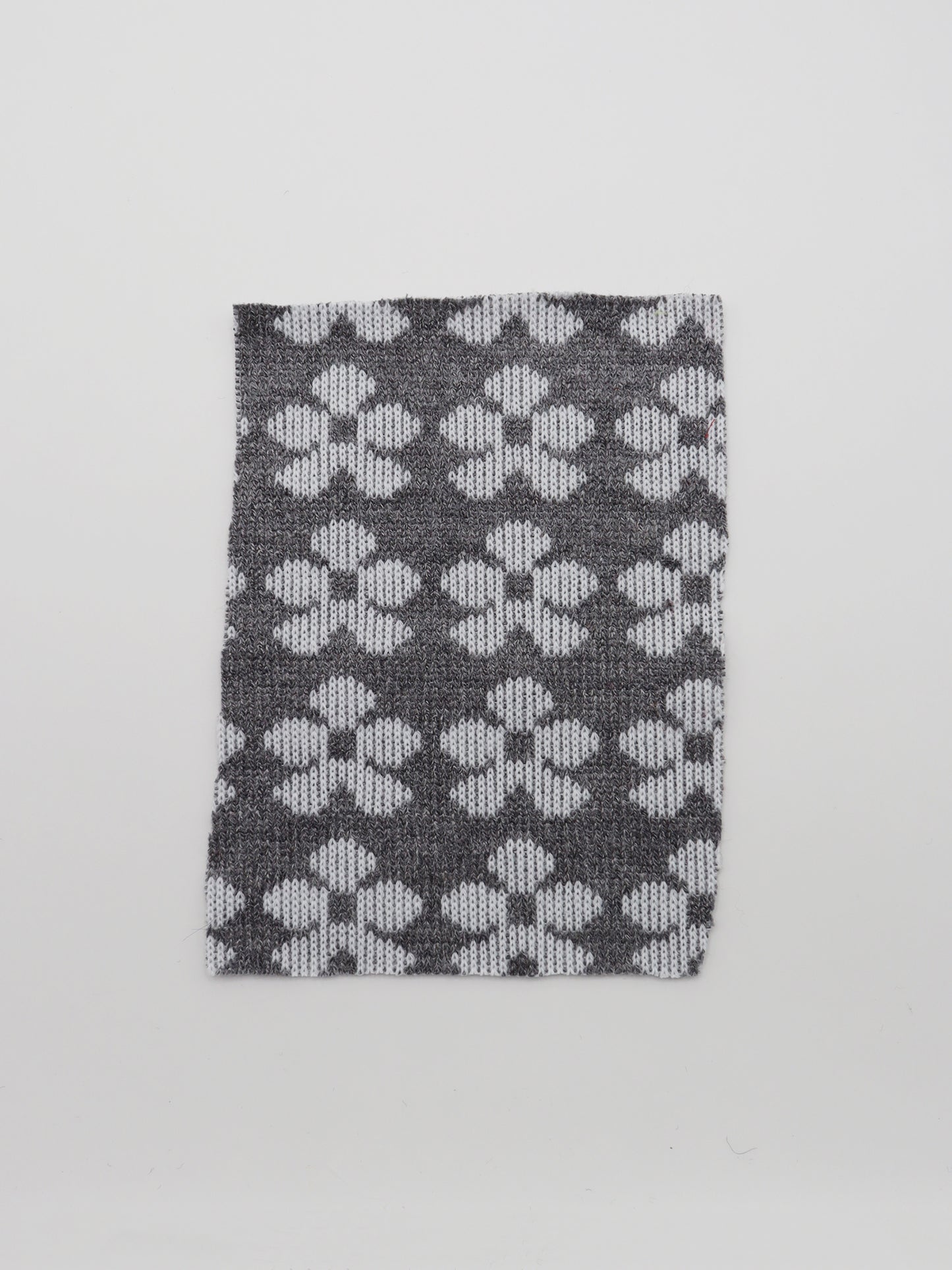 【25SS-133】レトロフラワージャガードダブルフェイスニット　/0.5ｙあたり = ～ 1035円