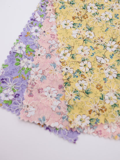 綿100%・フラワープリント×フラワー刺繍ローン生地｜【生地幅】約132センチ 【混率】綿100％｜春夏ブラウス・ワンピース・子供服向け