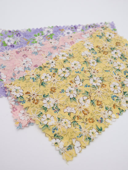 綿100%・フラワープリント×フラワー刺繍ローン生地｜【生地幅】約132センチ 【混率】綿100％｜春夏ブラウス・ワンピース・子供服向け
