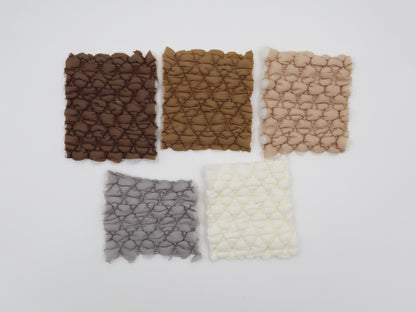 【25SS-081】ぽこぽこ格子ギャザーステッチキルティングパウダータッチタフタ　/0.5ｙあたり = ～1290円