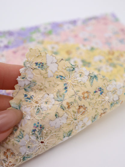 綿100%・フラワープリント×フラワー刺繍ローン生地｜【生地幅】約132センチ 【混率】綿100％｜春夏ブラウス・ワンピース・子供服向け
