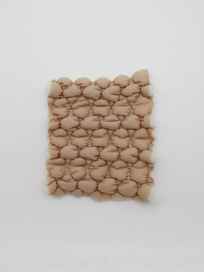 【25SS-081】ぽこぽこ格子ギャザーステッチキルティングパウダータッチタフタ　/0.5ｙあたり = ～1290円