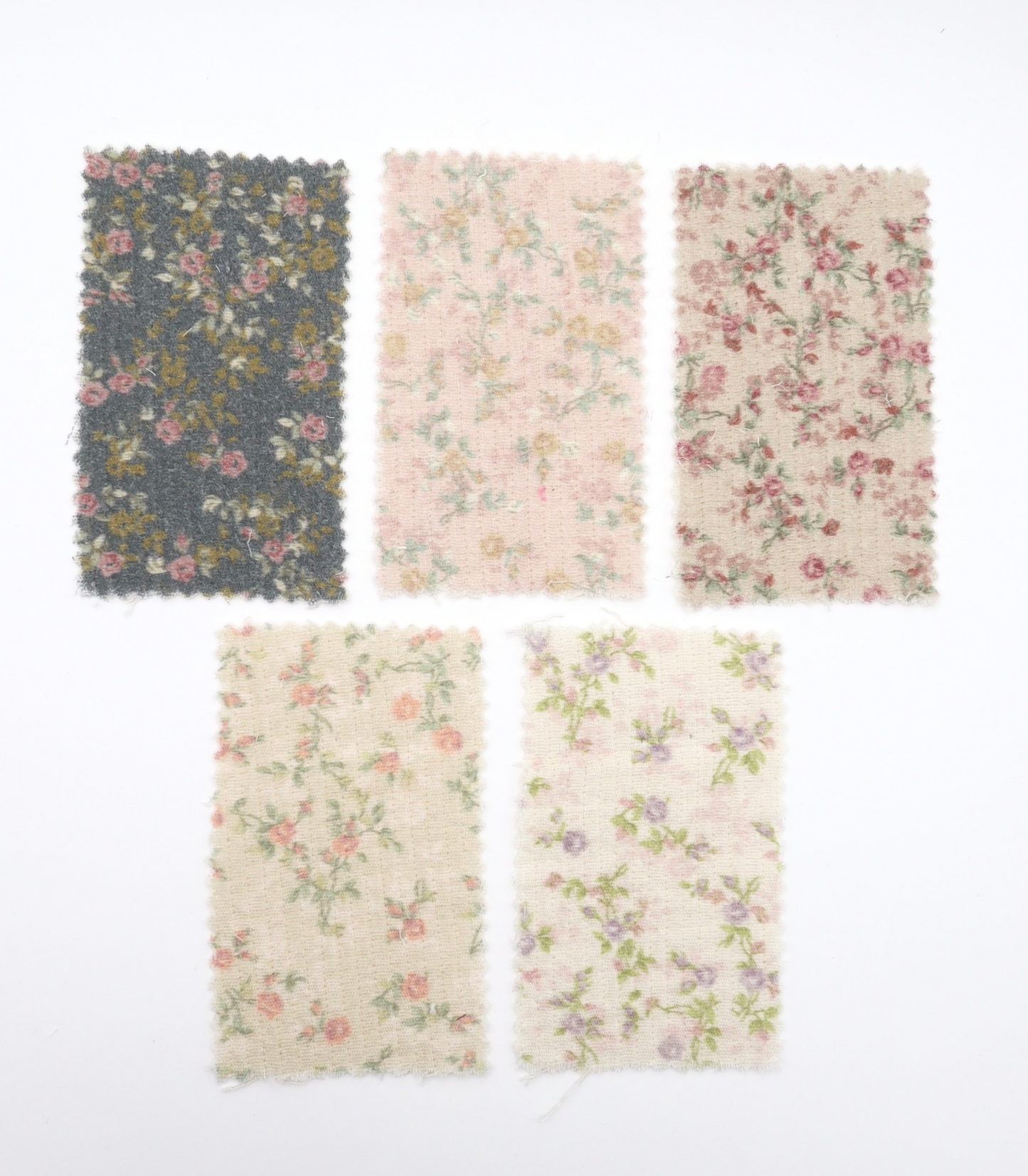 【25SS-264】小花柄プリント細キルティングヌビ　/0.5ｙあたり=～1110円