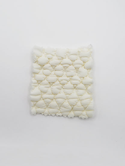 【25SS-081】ぽこぽこ格子ギャザーステッチキルティングパウダータッチタフタ　/0.5ｙあたり = ～1290円
