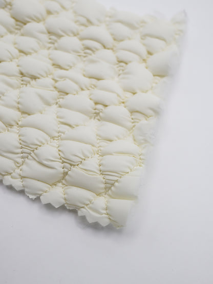 【25SS-081】ぽこぽこ格子ギャザーステッチキルティングパウダータッチタフタ　/0.5ｙあたり = ～1290円