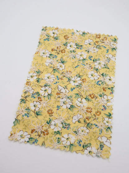 綿100%・フラワープリント×フラワー刺繍ローン生地｜【生地幅】約132センチ 【混率】綿100％｜春夏ブラウス・ワンピース・子供服向け