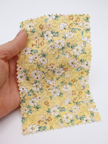 綿100%・フラワープリント×フラワー刺繍ローン生地｜【生地幅】約132センチ 【混率】綿100％｜春夏ブラウス・ワンピース・子供服向け