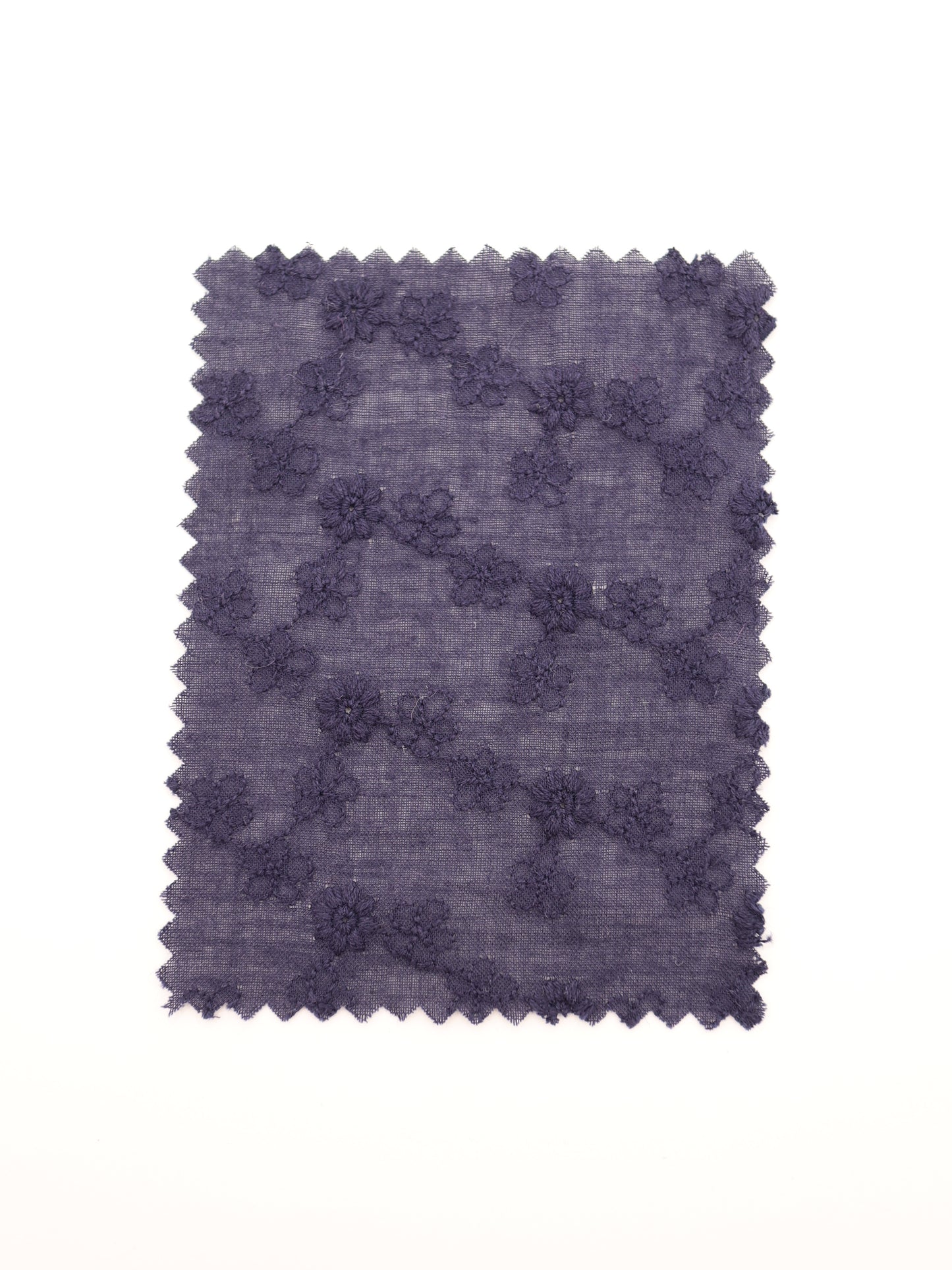 綿100%・プチフラワー刺繍ローン生地｜【生地幅】約129センチ 【混率】綿100％｜春夏ブラウス・ワンピース・子供服向け