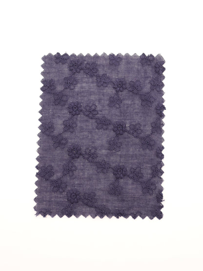 綿100%・プチフラワー刺繍ローン生地｜【生地幅】約129センチ 【混率】綿100％｜春夏ブラウス・ワンピース・子供服向け