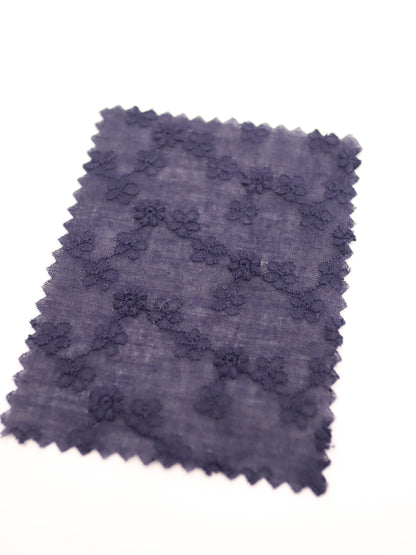 綿100%・プチフラワー刺繍ローン生地｜【生地幅】約129センチ 【混率】綿100％｜春夏ブラウス・ワンピース・子供服向け