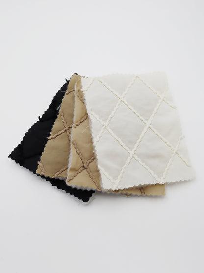 【25SS-092】ダイヤ柄コード刺繍キルティングマットタフタ　/0.5ｙあたり = ～ 955円