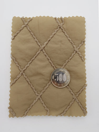 【25SS-092】ダイヤ柄コード刺繍キルティングマットタフタ　/0.5ｙあたり = ～ 955円