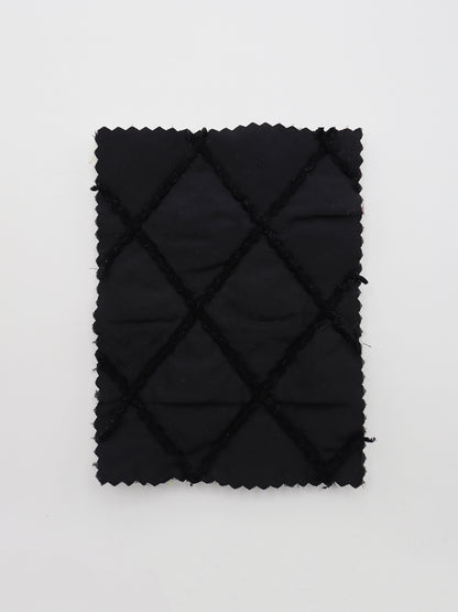 【25SS-092】ダイヤ柄コード刺繍キルティングマットタフタ　/0.5ｙあたり = ～ 955円