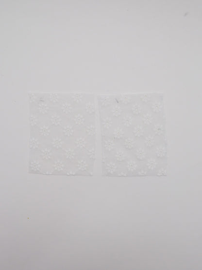 綿100%・幾何学フラワー刺繍ローン生地｜【生地幅】約142センチ 【混率】綿100％｜春夏ブラウス・ワンピ・子供服向け