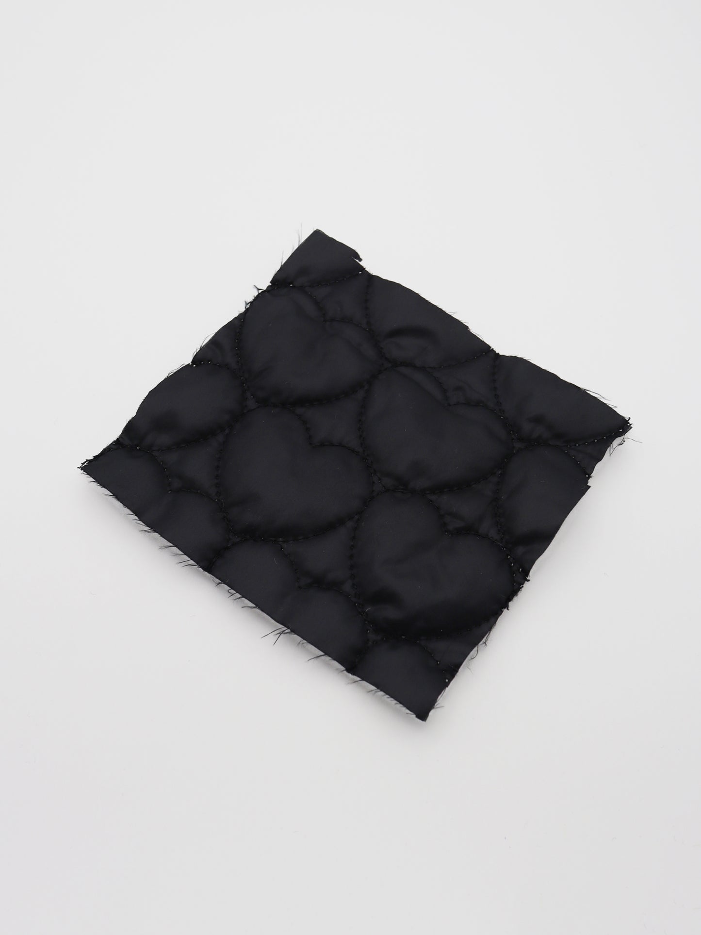 【25SS-084】ふかふかハートキルティングタフタ　/0.5ｙあたり = ～680円