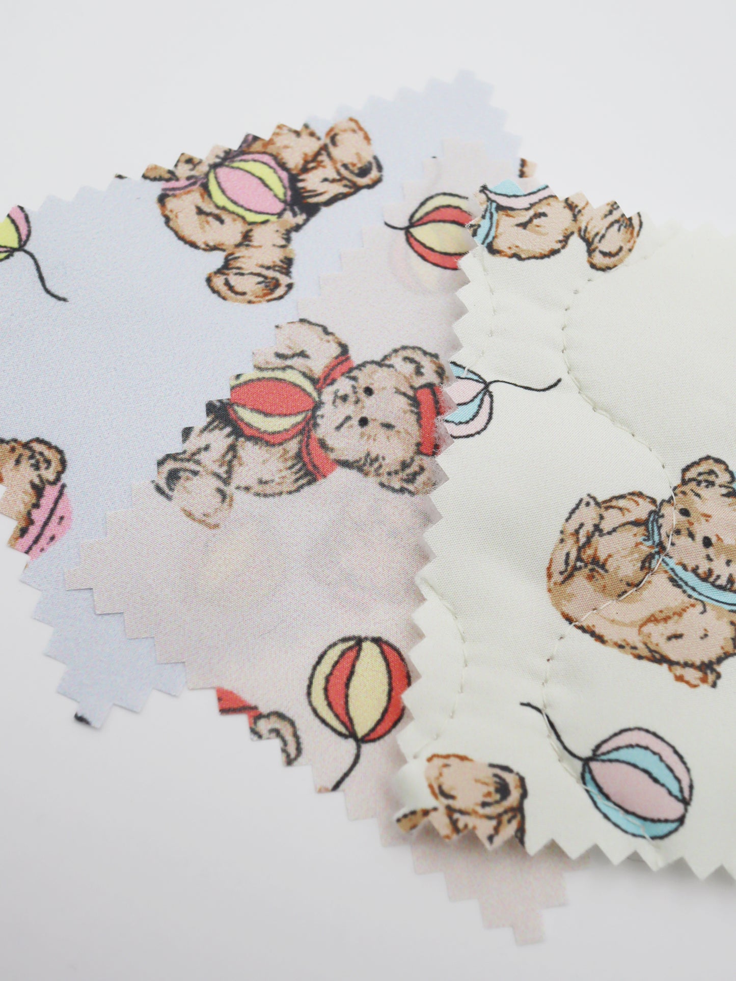 【25SS-088】くまさん×風船プリントキルティングタフタ　/0.5ｙあたり = ～1105円
