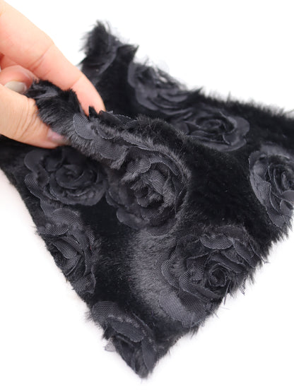 ローズモチーフテープ刺繍ショートファー生地｜【生地幅】約137センチ 【混率】ポリエステル100%｜ドッグウェア・KIDSウエア・部分づかい・冬雑貨向け｜26AW-404