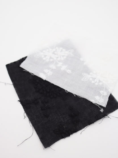 綿100%・草木柄ボタニカル刺繍ローン生地｜【生地幅】約132センチ 【混率】綿100％｜春夏ブラウス・ワンピ・子供服向け