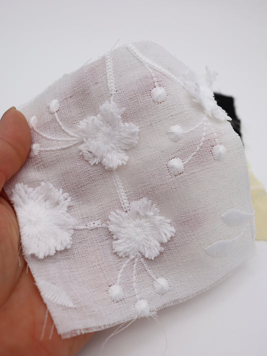 韓国生地　刺繍レース生地　フラワーレース
