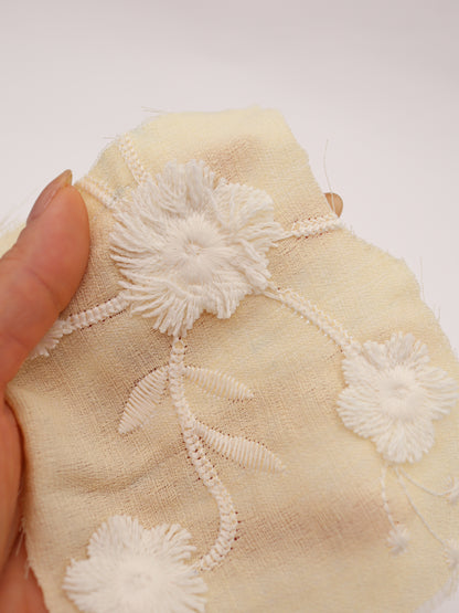 立体フリンジフラワー刺繍・ポリエステルボイル生地｜【生地幅】約127センチ 【混率】ポリエステル100％｜ドッグウェア・セレモニードレス・スカート向け