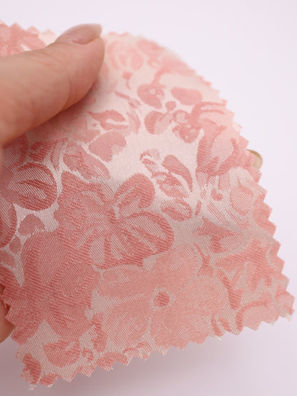 単色フローラルジャガードサテン｜154cm超広幅・PU3%混・軽量・光沢・微ストレッチ・透け防止｜ドッグウェア・パーティードレス・春夏セレモニー向け｜26SS-118【生地仕入れ代行卸】