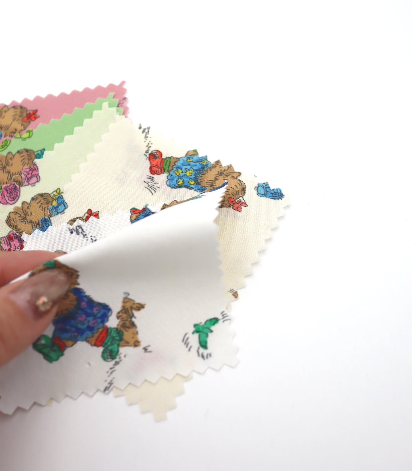 【25SS-246】追いかけっこクマちゃんプリント綿ローン　/0.5ｙあたり = ～850円