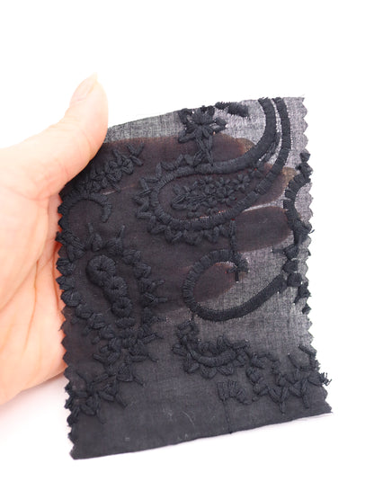 綿100%・ペイズリー刺繍レース生地｜【生地幅】約132センチ 【混率】綿100％｜春夏ブラウス・ワンピース・子供服向け 26SS-102