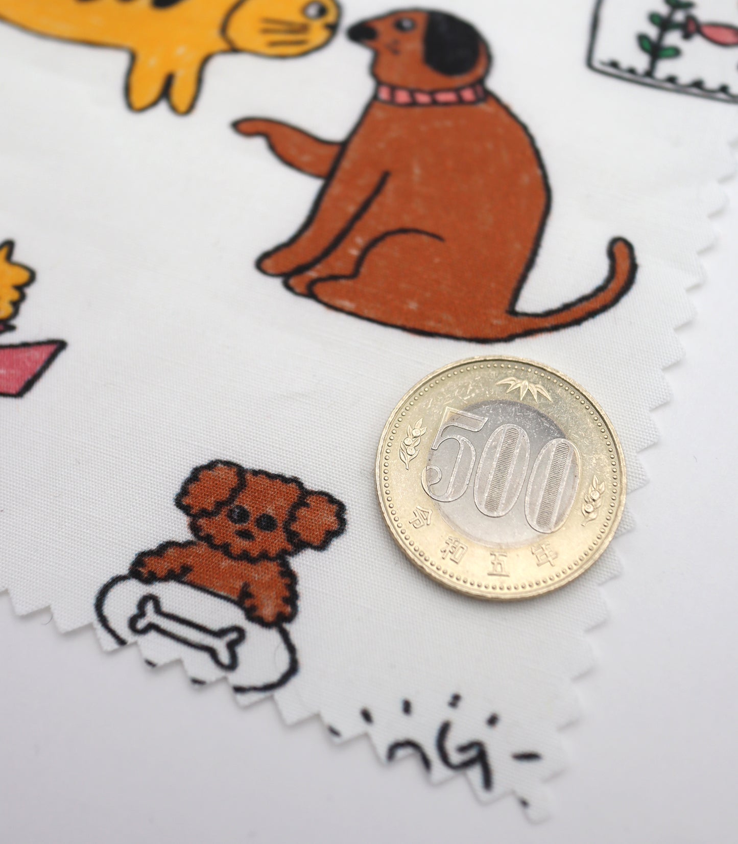 【25SS-253】仲良しワンにゃんずプリント綿ローン　/0.5ｙあたり = ～850円