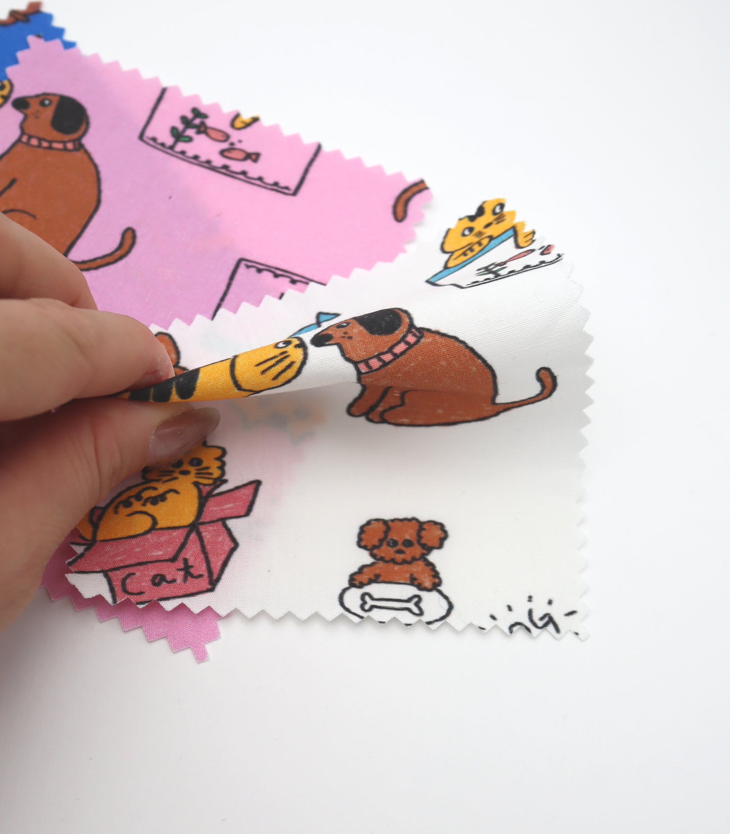 【25SS-253】仲良しワンにゃんずプリント綿ローン　/0.5ｙあたり = ～850円