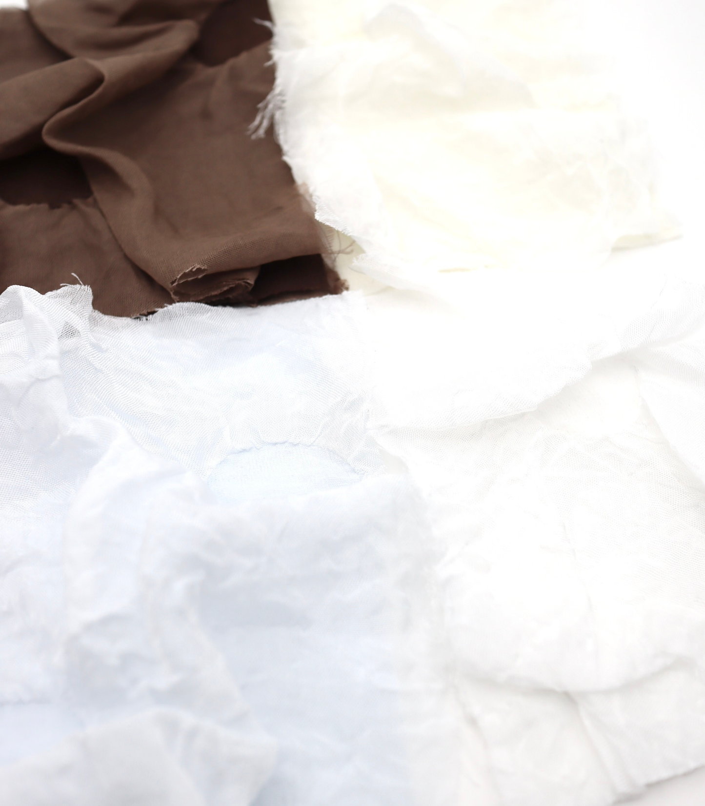 【25SS-211】ドットドッキング二重織ストレッチちりめん　/0.5ｙあたり = ～945円