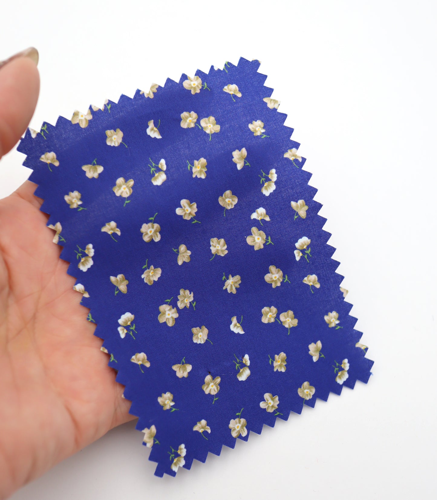 【25SS-232】小花柄プリント綿ローン　/0.5ｙあたり = ～715円