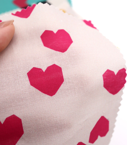 【25SS-046】ブロックハートプリント綿ローン　/0.5ｙあたり=～825円