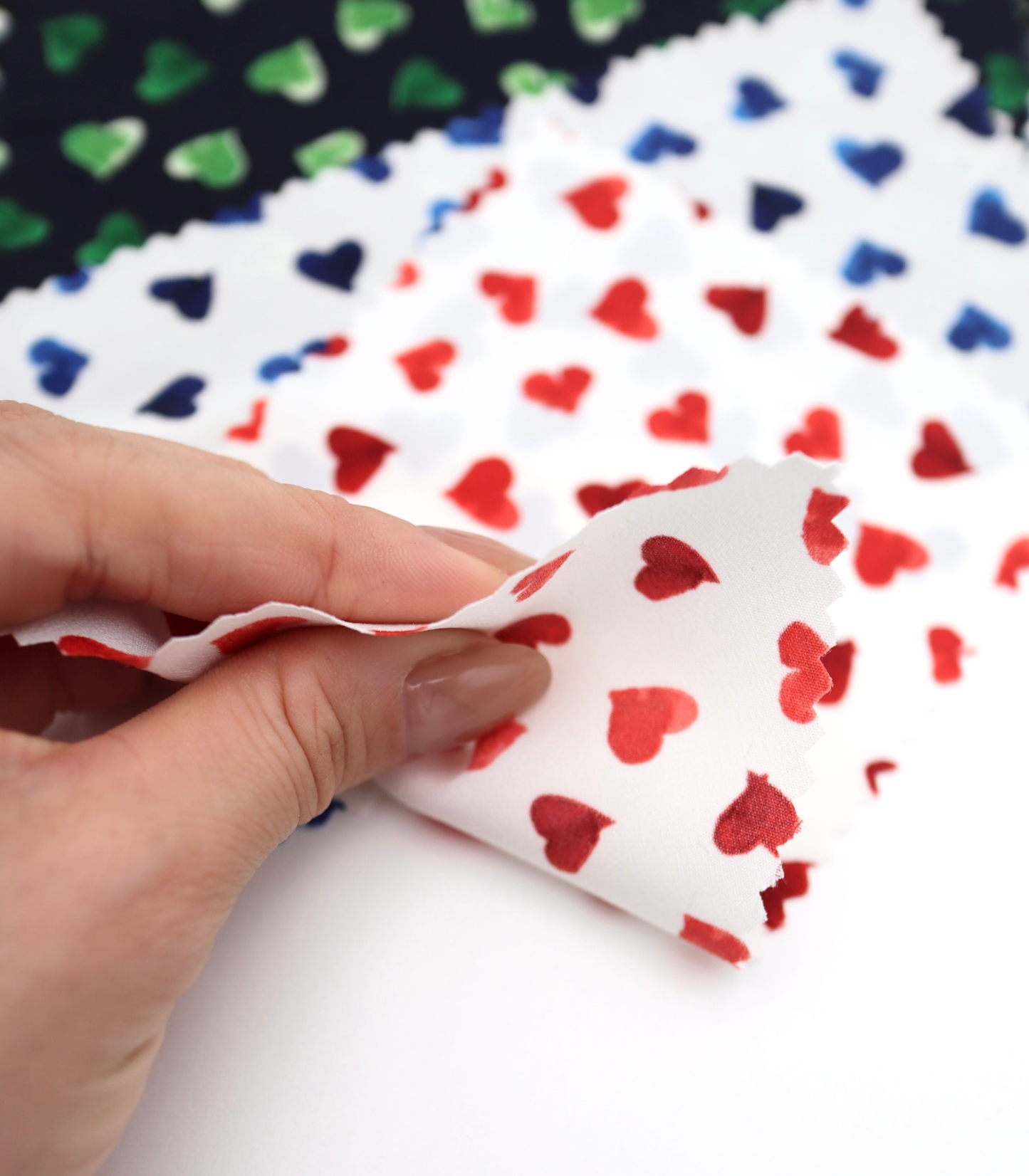 【25SS-052】ハートプリントデシン　/0.5ｙあたり=～745円