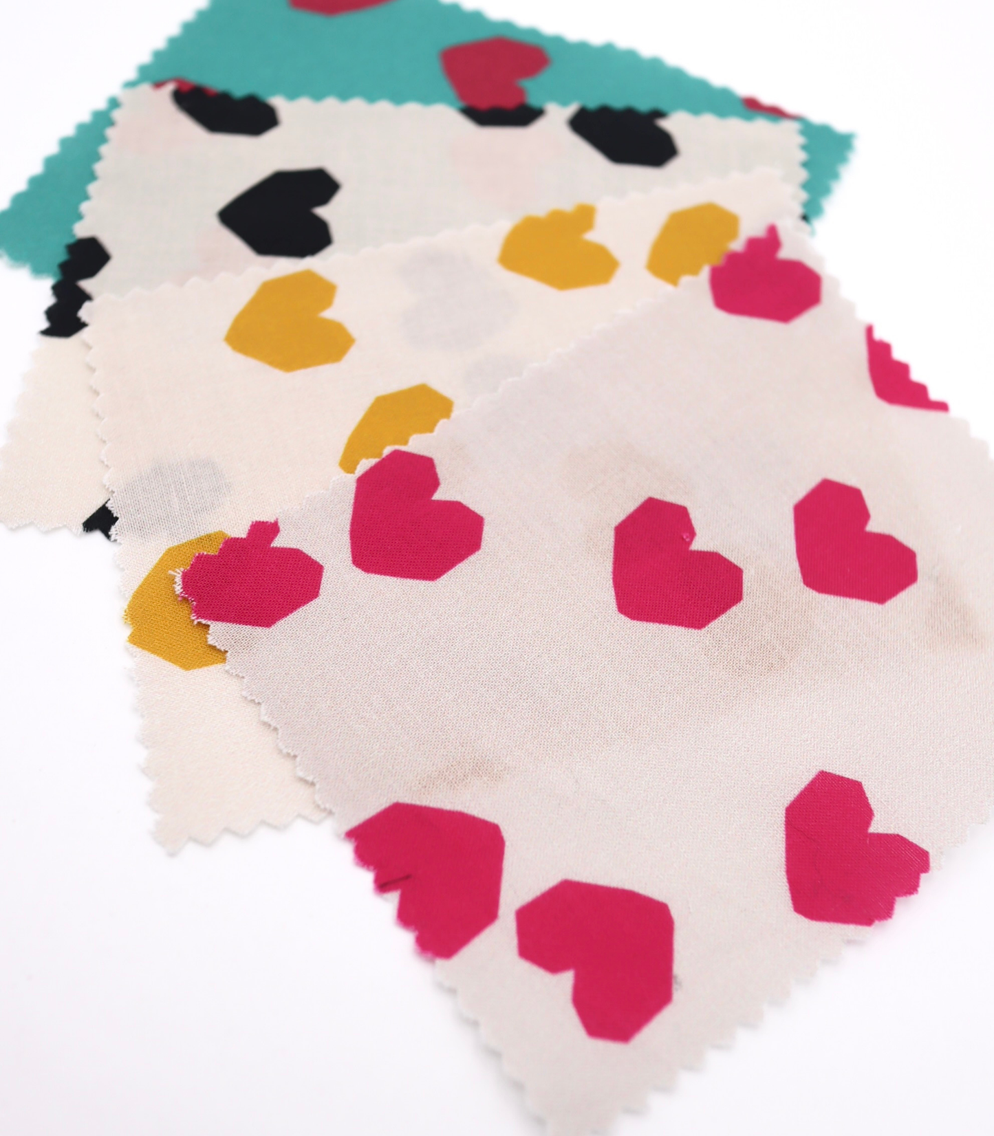 【25SS-046】ブロックハートプリント綿ローン　/0.5ｙあたり=～825円