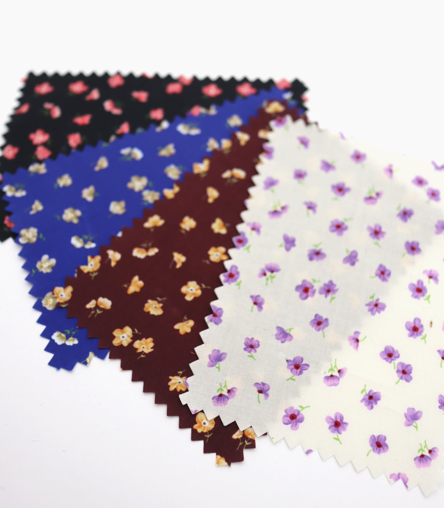 【25SS-232】小花柄プリント綿ローン　/0.5ｙあたり = ～715円