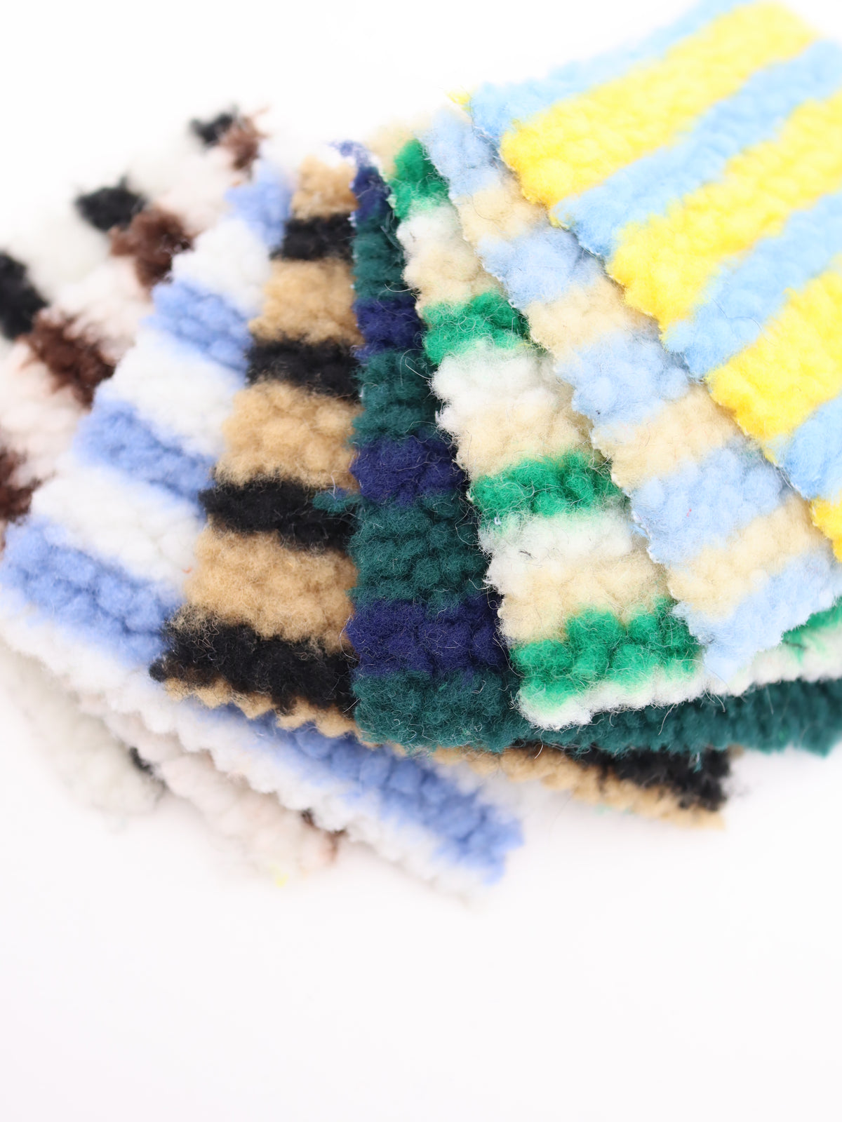 さわやか配色ボーダー柄ボア生地｜【生地幅】約147センチ 【混率】ポリエステル100%｜ドッグウェア・KIDSウエア・冬用アウター・冬雑貨向け｜26AW-348