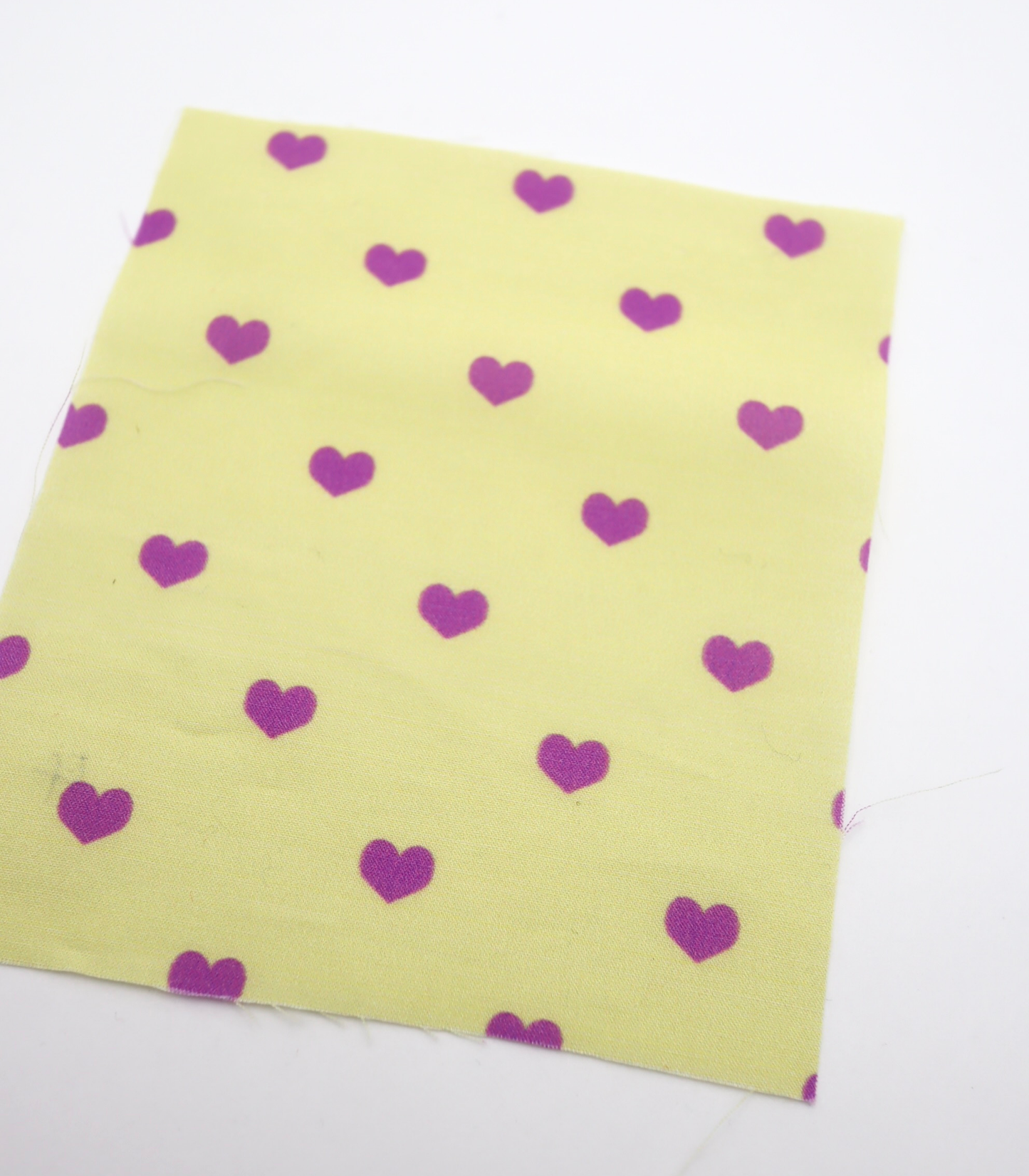 【25SS-049】プチハートプリント綿ローン　/0.5ｙあたり=～725円