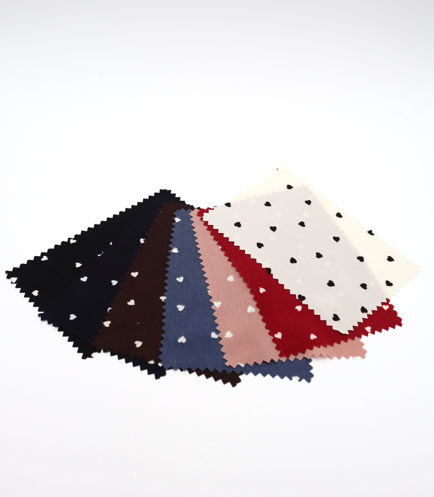 【25SS-048】プチハートプリントポリエステルデシン　/0.5ｙあたり=～765円