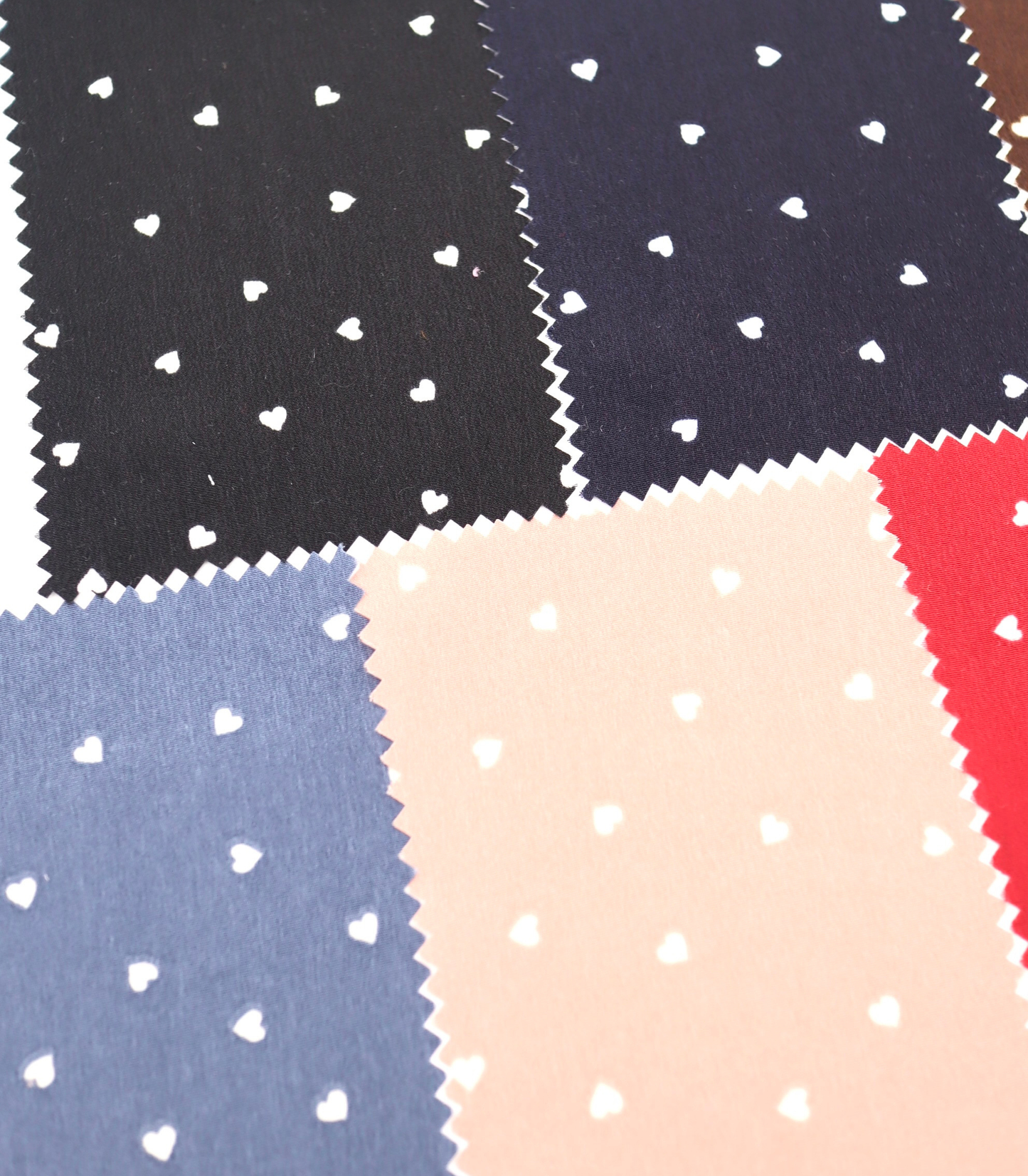 【25SS-048】プチハートプリントポリエステルデシン　/0.5ｙあたり=～765円