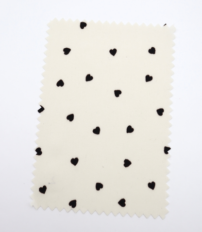 【25SS-048】プチハートプリントポリエステルデシン　/0.5ｙあたり=～765円