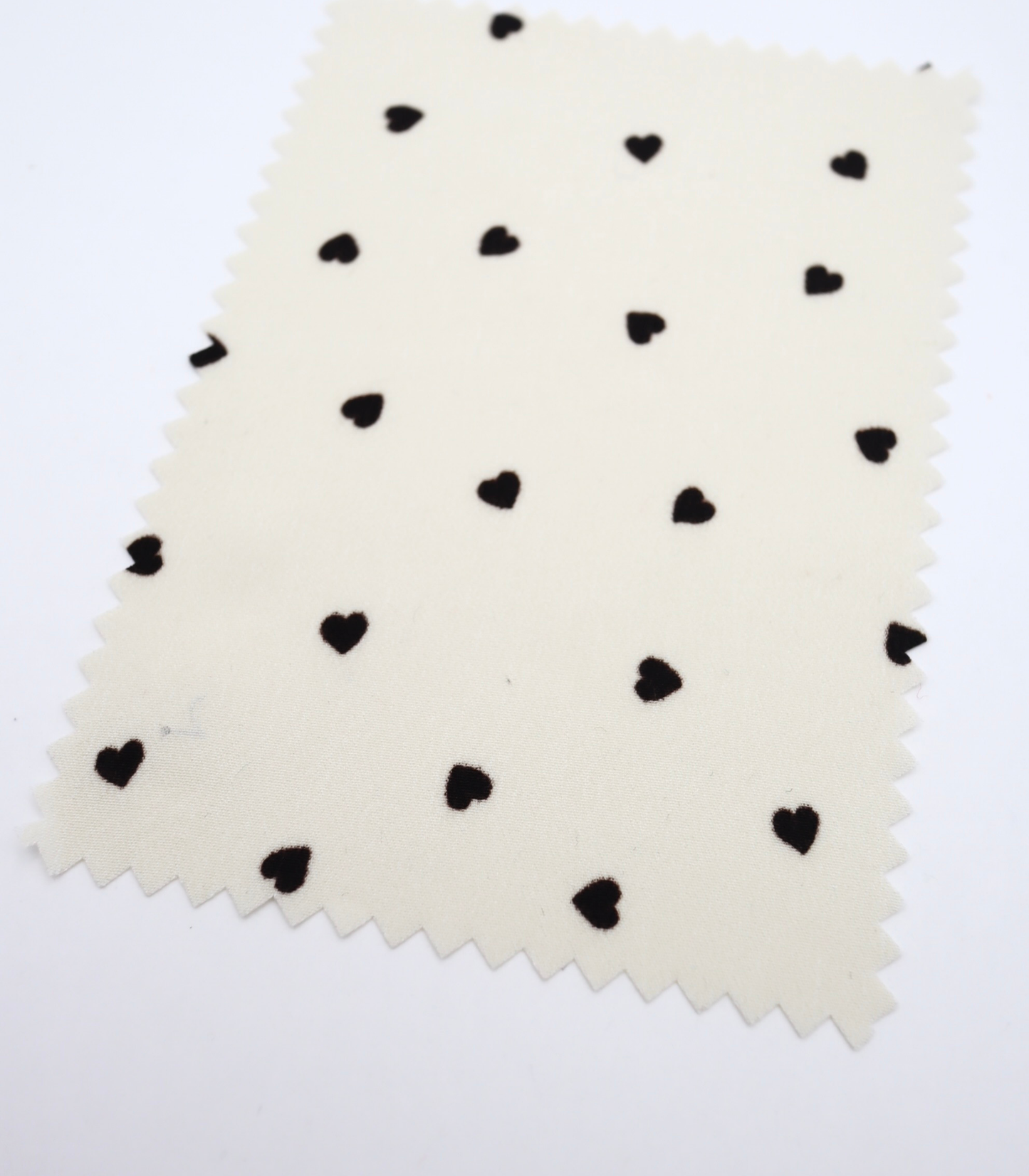 【25SS-048】プチハートプリントポリエステルデシン　/0.5ｙあたり=～765円