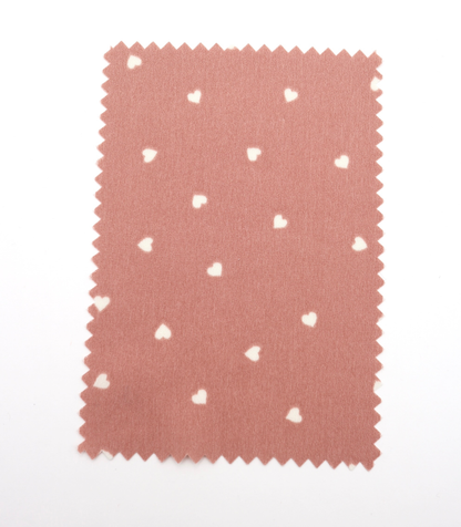 【25SS-048】プチハートプリントポリエステルデシン　/0.5ｙあたり=～765円