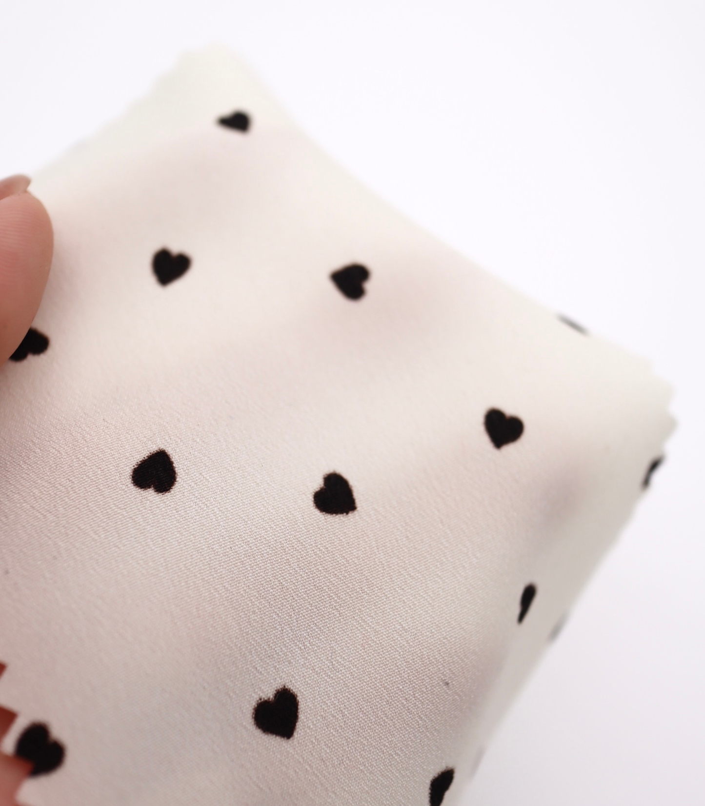 【25SS-048】プチハートプリントポリエステルデシン　/0.5ｙあたり=～765円