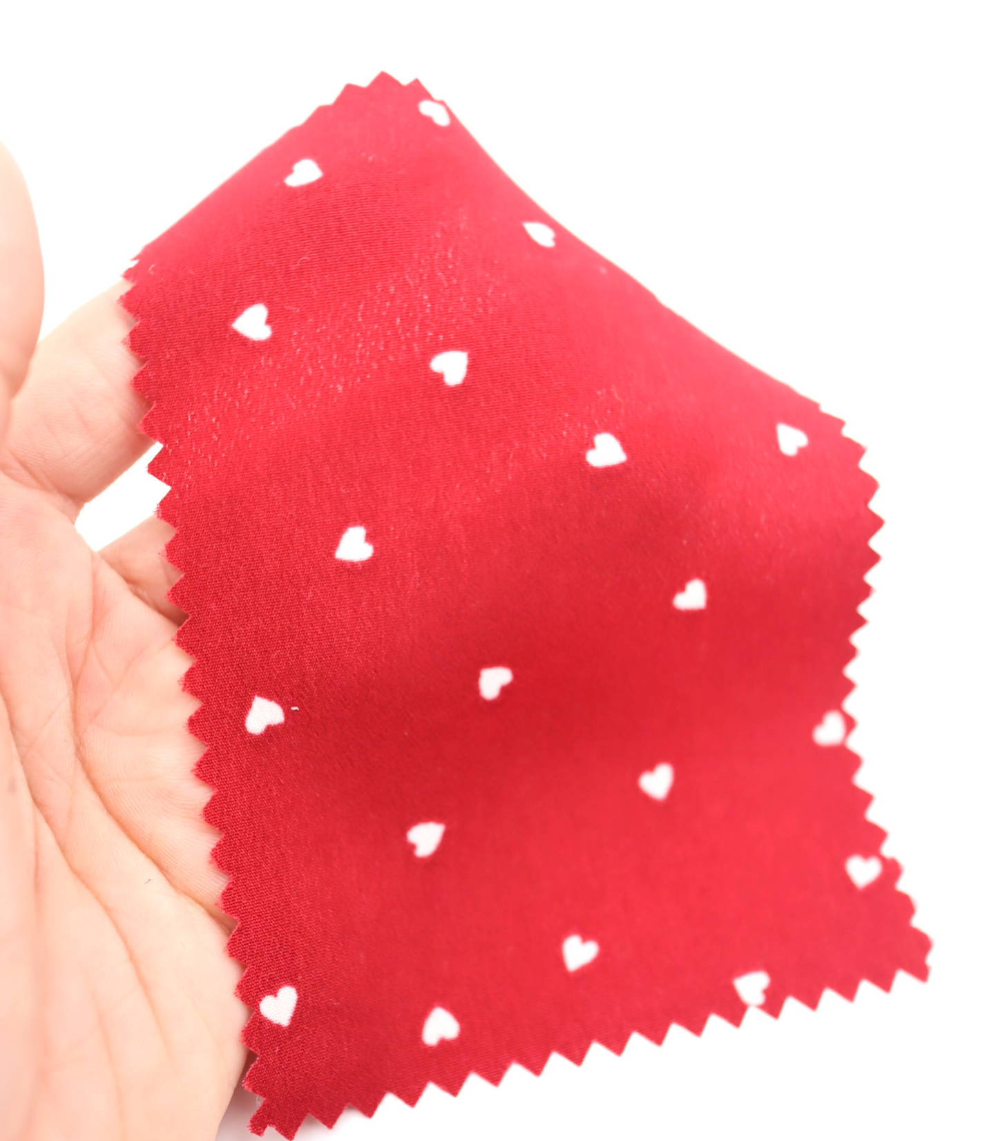 【25SS-048】プチハートプリントポリエステルデシン　/0.5ｙあたり=～765円