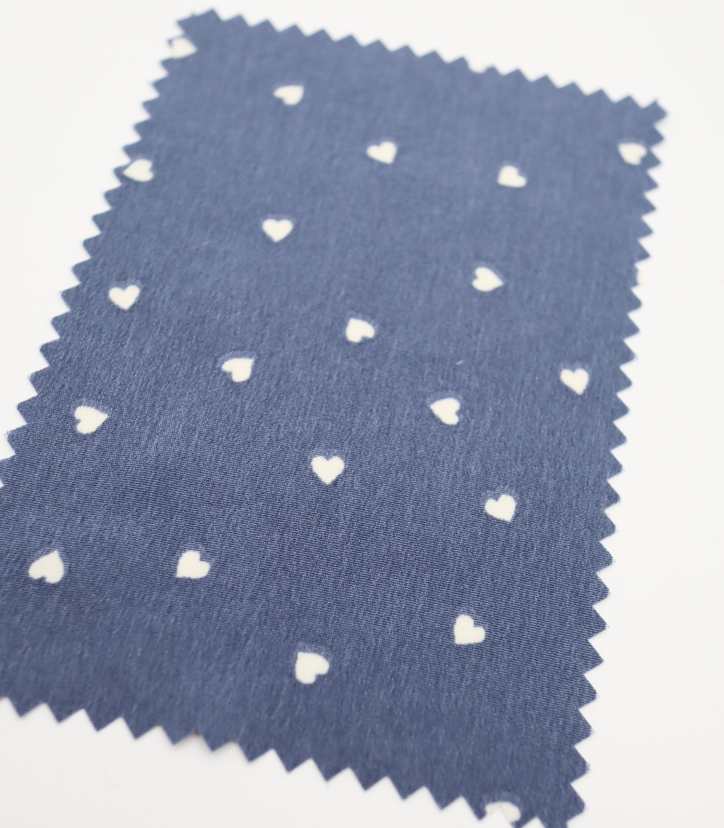 【25SS-048】プチハートプリントポリエステルデシン　/0.5ｙあたり=～765円