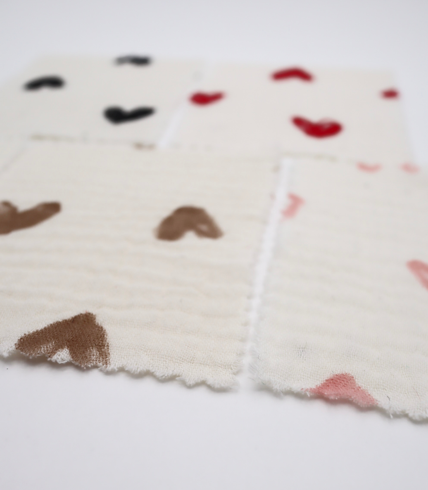 【25SS-038】スケッチ風ハートプリントダブルガーゼ　/0.5ｙあたり=～700円