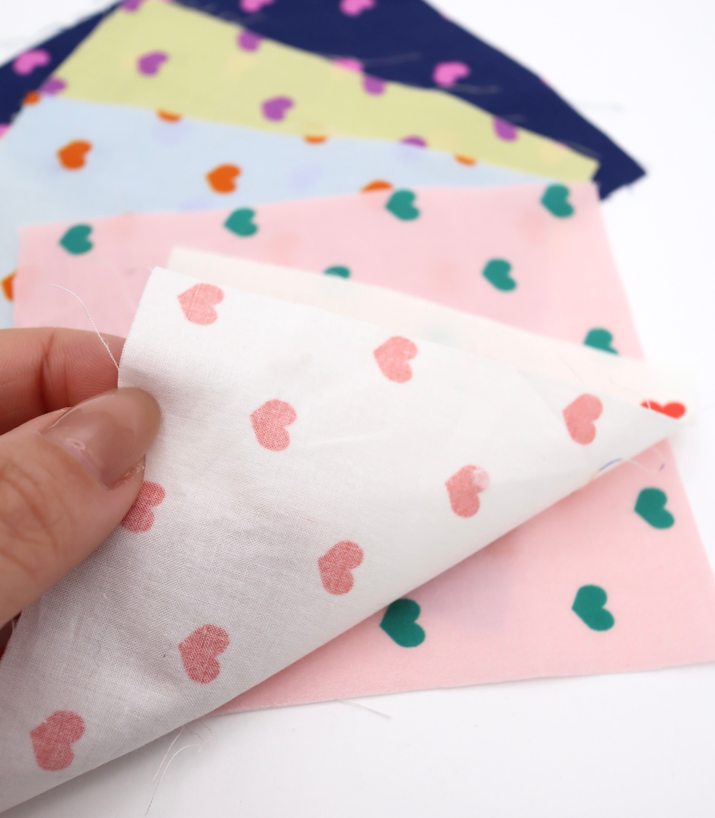 【25SS-049】プチハートプリント綿ローン　/0.5ｙあたり=～725円