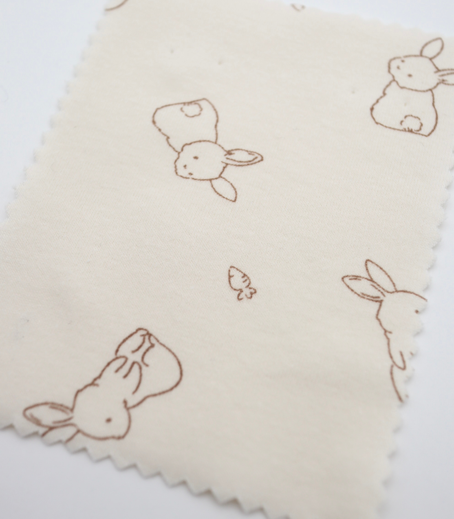 【25SS-204】うさちゃん×にんじんプリントフライス　/0.5ｙあたり = ～920円